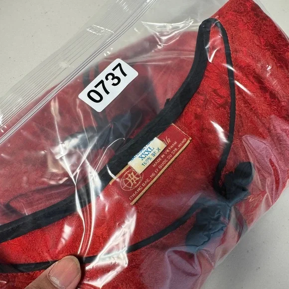 Asian Inspired 100% Silk Red Top Embroidered Hem XXL Festival Lightweight Chic - Picture 16 of 16